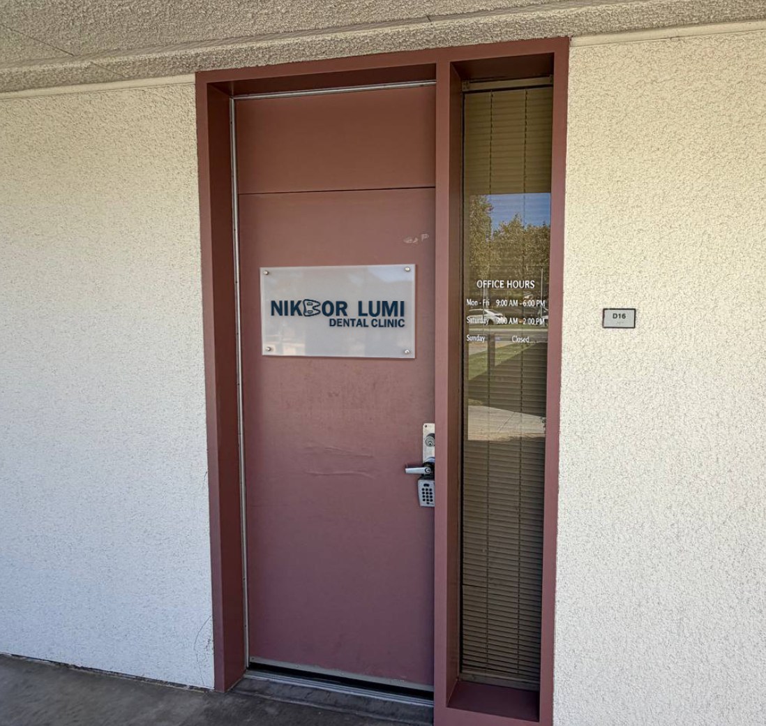 Exterior entrance of Nikbor Lumi Dental Clinic in Suite D16